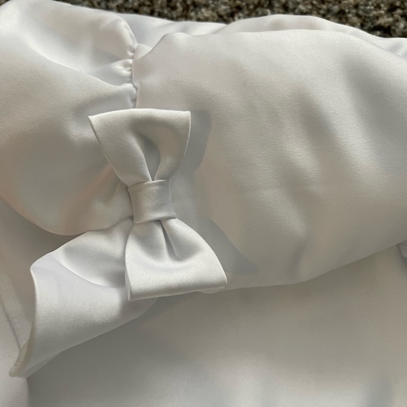 Girls White Satin Jacket/Cape NWT - Picture 2 of 4